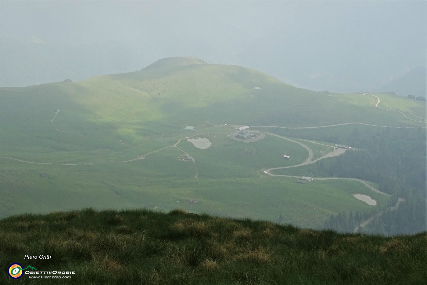 75 Vista sui Piani dell'Avaro.JPG